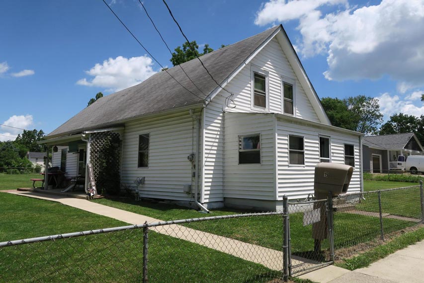 19 Oak St, Delaware, Ohio 43015, 3 Bedrooms Bedrooms, ,1 BathroomBathrooms,Single Family Home,For Sale,Oak,1214